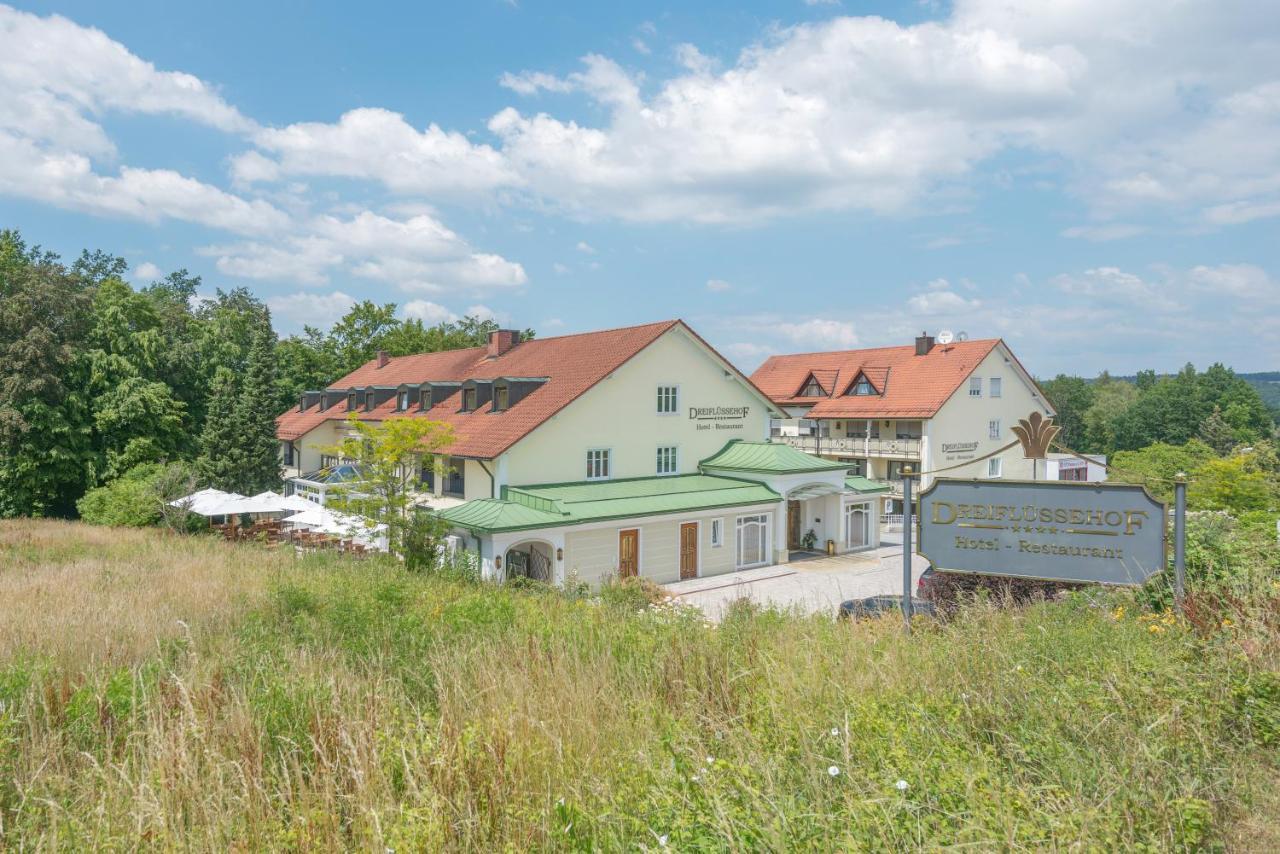 Hotel Dreifluessehof Gaestehaus パッサウ エクステリア 写真